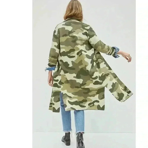 Maeve Anthropologie long line camo button cardigan small. Casual preppy fall - Picture 2 of 7